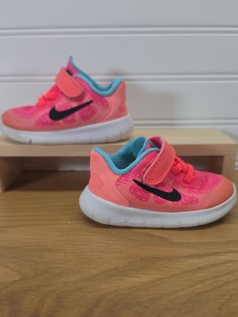 Nike Free Run 2  Athletic Sneakers Size 4C